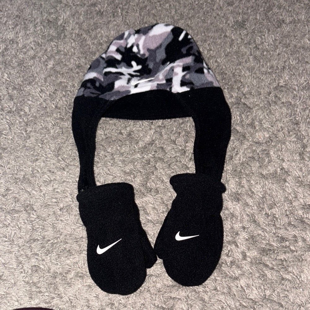 Toddlers Nike Camo Hood with Mittens
